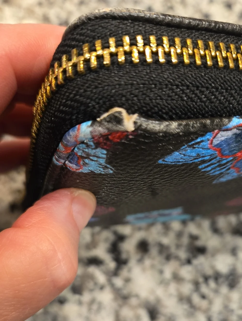 BETSY JOHNSON PEBBLED FAUX LEATHER CAT PRINT WRISTLET/ WALLET . MISSING STRAP.